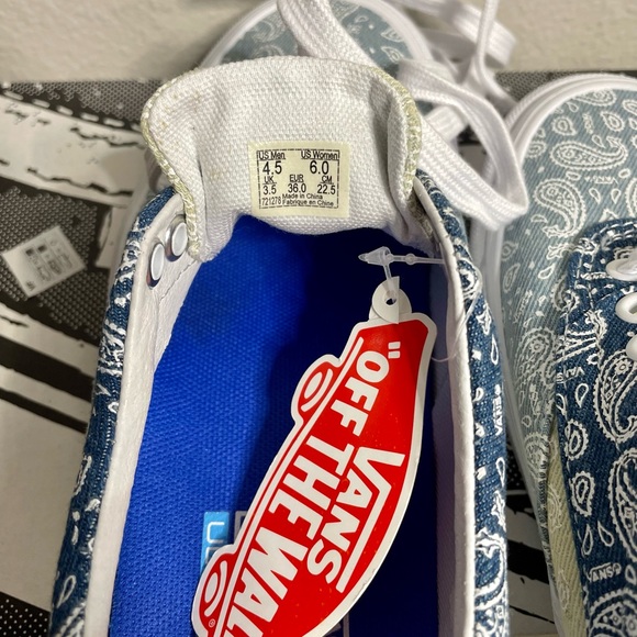 Vans Ultra Cush Sneakers in Paisley - Picture 7 of 7